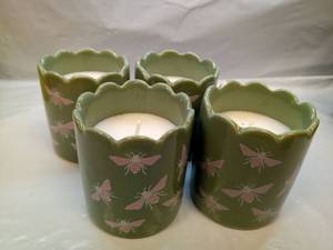 lot 118 image: Set of 4 Candles Light Green wpink Bees Garden Stems scent - Retail $12