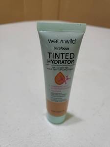 lot 56893 image: Wet n Wild Bare Focus Tinted Hydrator Foundation - Retail $4