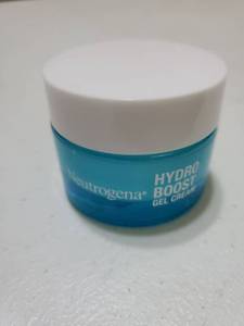 lot 56899 image: Neutrogena Hydro Boost Gel Cream - Retail $8