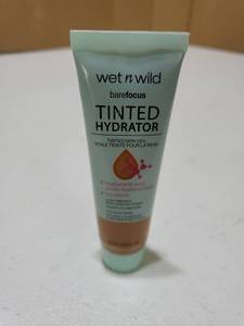 lot 56907 image: Wet n Wild BareFocus Tinted Hydrator Medium Deep - Retail $5