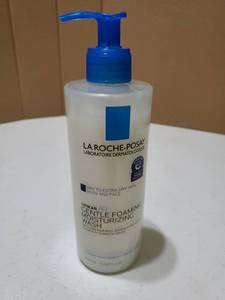 lot 56942 image: La Roche-Posay Lipikar AP Gentle Foaming Moisturizing Wash - Retail $12