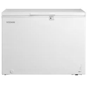 lot 21 image: VISSANI White Chest Freezer with Wire Baskets - Retail $250