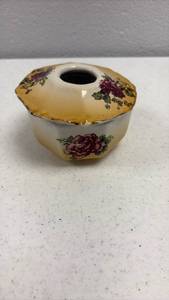 lot 30125 image: Porcelain Hair Receiver with Rose Pattern - Retail $25