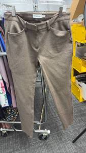 lot 60787 image: Calvin Klein Womens Gray Pants Size 4 - Retail $25