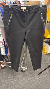 lot 60796 image: Michael Kors Black Zipper Pocket Pants Size 10 - Retail $25