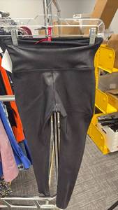 lot 60798 image: SPANX Black Leggings Size Small - Retail $45
