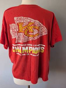 lot 2745 image: Kansas City Chiefs Super Bowl LIV Champions T-Shirt - Size Large