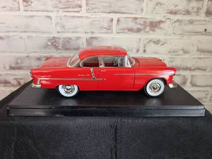 lot 202 image: 1955 Chevrolet Bel Air Die Cast Model Car in Display Case&nbsp