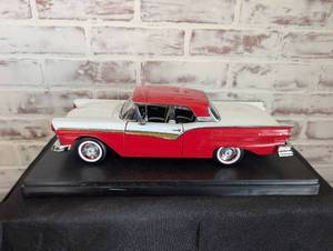 lot 203 image: 1957 Ford Fairlane 500 Skyliner Die-Cast Model Car in Display Case