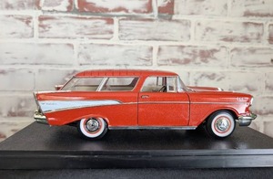 lot 206 image: 1957 Chevrolet Bel Air Nomad Die Cast Model Car in Display Case&nbsp