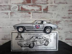 lot 552 image: ERTL Big Auto Parts 25th Anniversary 1963 Corvette Die-Cast Model