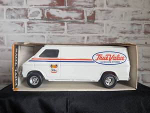 lot 605 image: ERTL True Value Hardware Stores Delivery Van Die Cast Toy #3734