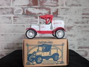 lot 703 image: Ertl Collectibles 1918 Ford Runabout Indiana University Die-Cast Metal Vehicle