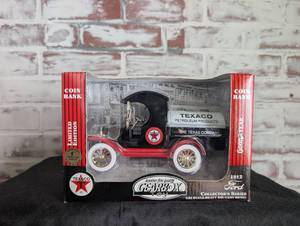 lot 707 image: Gearbox Toy 1912 Ford Texaco Oil Tanker Die-Cast Coin Bank