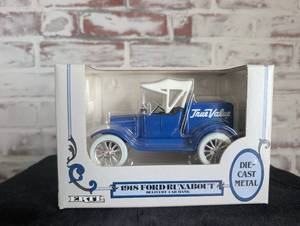 lot 708 image: ERTL 1918 Ford Runabout True Value Die-Cast Metal Delivery Car Bank