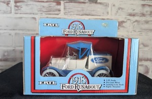 lot 710 image: ERTL 1918 Ford Runabout Die-Cast Model Car Bank