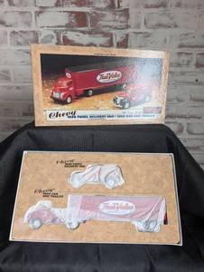 lot 807 image: Ertl True Value Hardware Die Cast Metal Chevy Truck Set