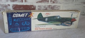 lot 1000 image: Comet Curtiss P40 Tiger Shark Flying Balsa Wood Scale Model Kit