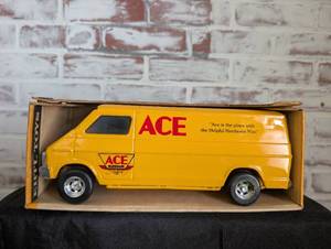 lot 1103 image: ERTL Ace Hardware Delivery Van Die Cast Toy Truck