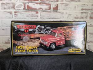 lot 1107 image: Ertl Collectibles 1957 Chevy Stake Truck with Porcelain Load Model