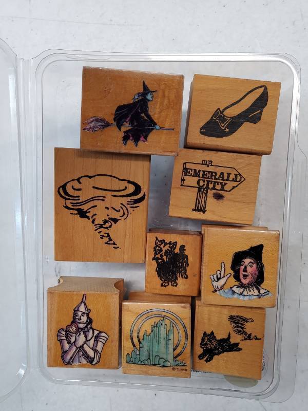 lot 26526 image: WIZARD of OZ Stamps. - Retail $30