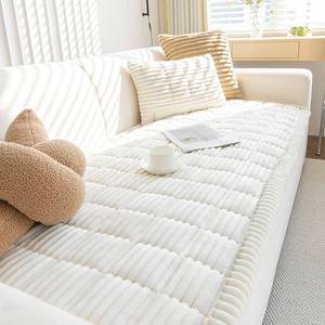 lot 72432 image: Pet Couch Cover Dogs Washable Non-Slip Couch Protector Pet Friendly Dog Mat for Couches and Sofas - Retail $42