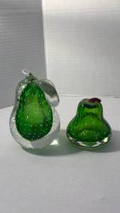 lot 1440 image: Murano and other art glass pears