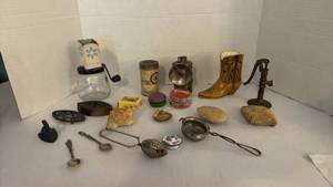 lot 1536 image: Seashell and more