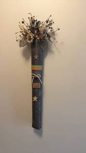 lot 1680 image: Basket wall decor