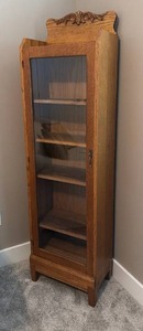 lot 906 image: Antique oak single-door display cabinet 66 x 18 x 11 in