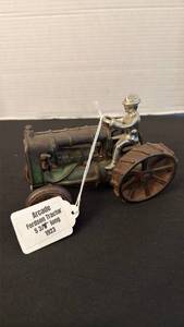 lot 1003 image: Arcade Fordson 1923 tractor