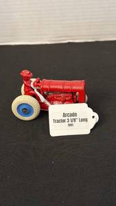 lot 1011 image: Arcade 1941 tractor