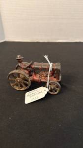 lot 1032 image: Arcade Fordson tractor 1923