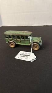 lot 1035 image: Arcade touring bus