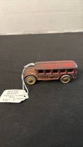 lot 1039 image: Arcade Fageol safety coach bus