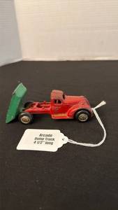 lot 1040 image: Arcade dump truck