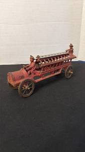 lot 1042 image: Cast Iron Fire Truck with Firemen Figures