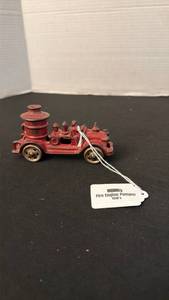 lot 1054 image: Fire engine pumper 1930s