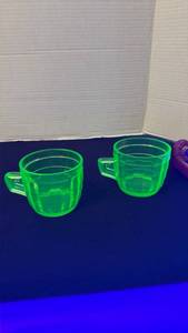 lot 1116 image: Uranium glass closed handled cups