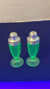 lot 1117 image: Uranium glass salt and pepper shaker set