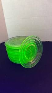lot 1127 image: Anchor Hocking block optic uranium glass 6 in plates (19)