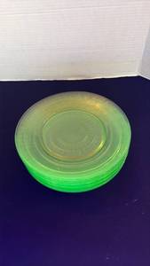 lot 1128 image: Anchor Hocking block optic uranium glass 9.5 in plates