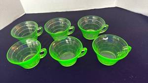 lot 1133 image: Anchor Hocking block optic uranium glasses (6)