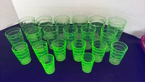 lot 1144 image: Block optic uranium glasses