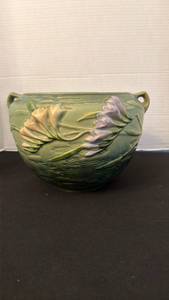lot 1150 image: Roseville Pottery