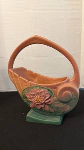lot 1151 image: Roseville Pottery Water Lily Pattern Basket