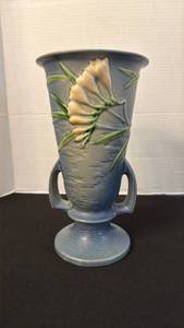 lot 1152 image: Art Pottery Freesia Pattern Blue Handled Vase