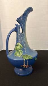 lot 1153 image: Roseville Pottery blue vase