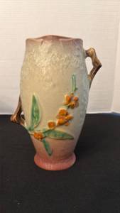 lot 1159 image: Roseville Pottery vase