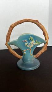 lot 1170 image: Roseville Pottery apple blossom basket